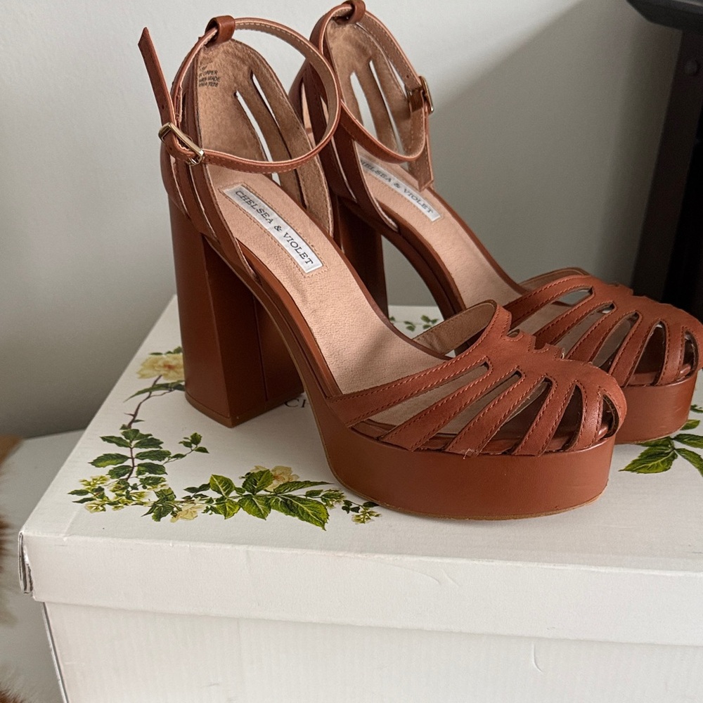 Chelsea & Violet Brown Platform Heels